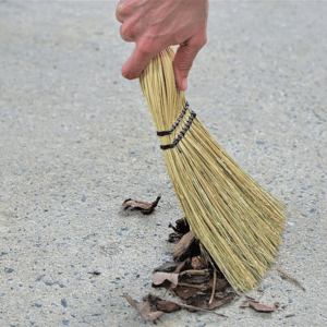 Rubbermaid Whisk Broom