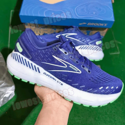 Walking shoe by Brooks for overweight women