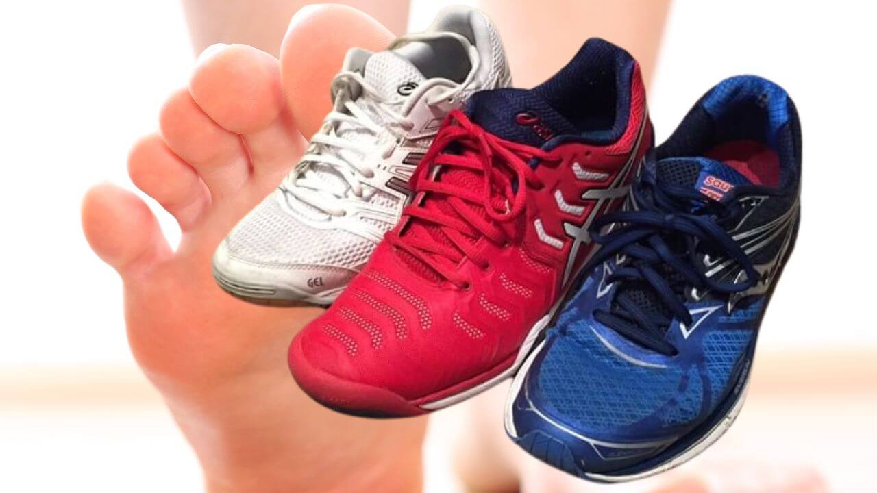 Women's pickleball shoes for wide feet over a wide barefoot