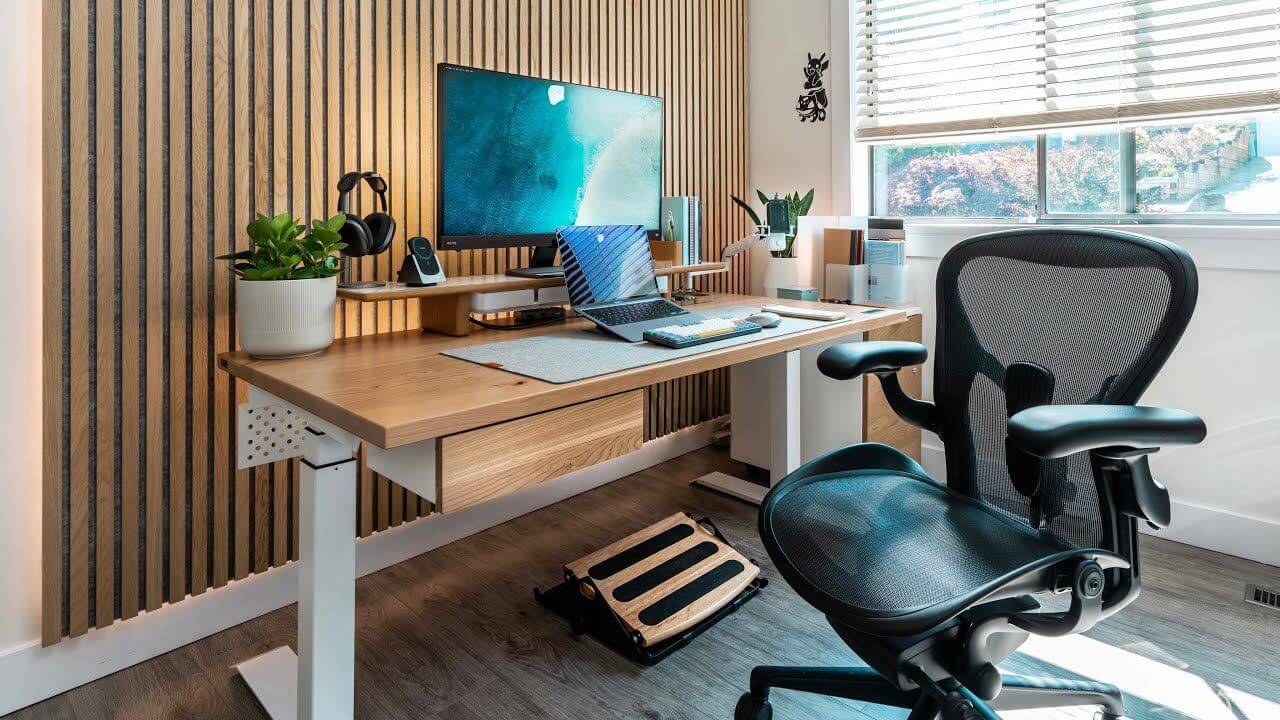 A typical basic ergonomic home office setup