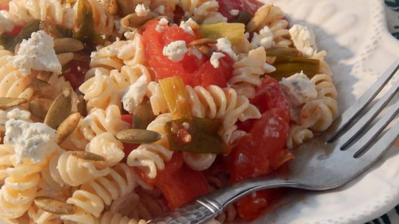 Pumpkin seed pasta salad