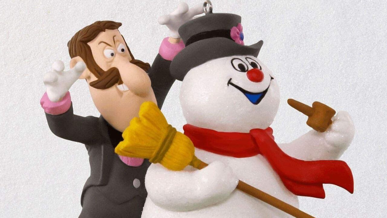 Frosty the Snowman showing life after putting Professor Hinkle's hat on his head