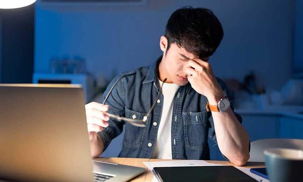 Are LED Desk Lamps Better? Listen to Your Eyes, Stay Healthy and Productive